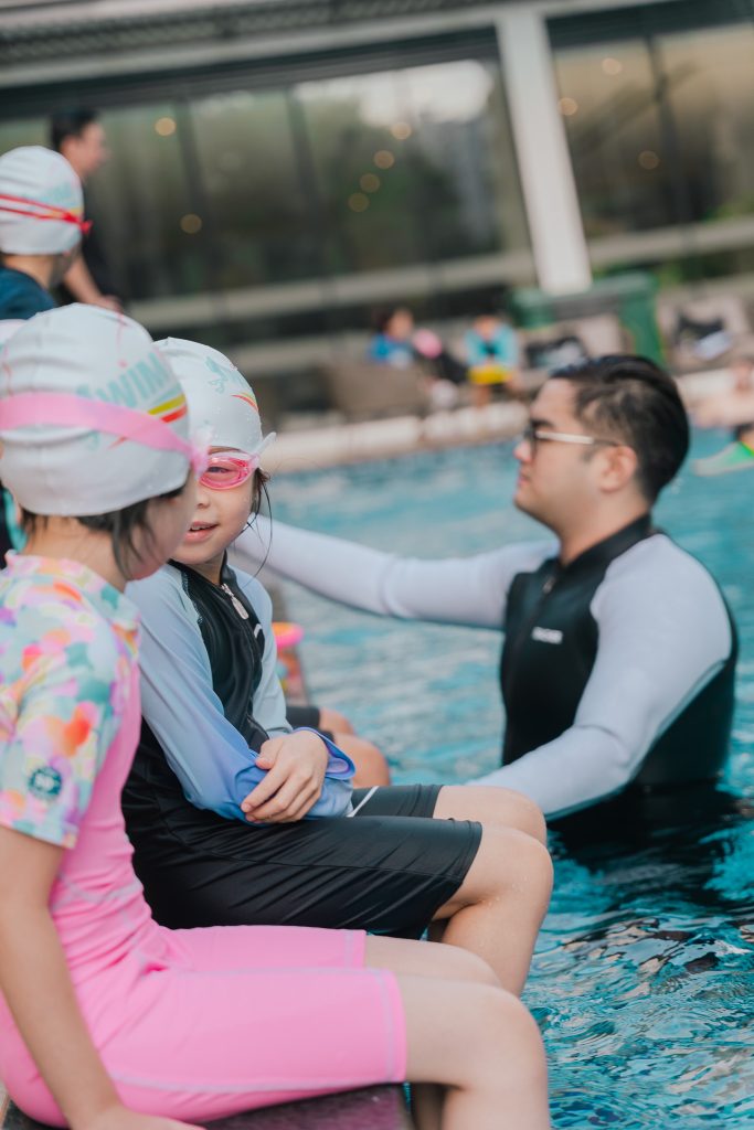 Kids group swimming lessons