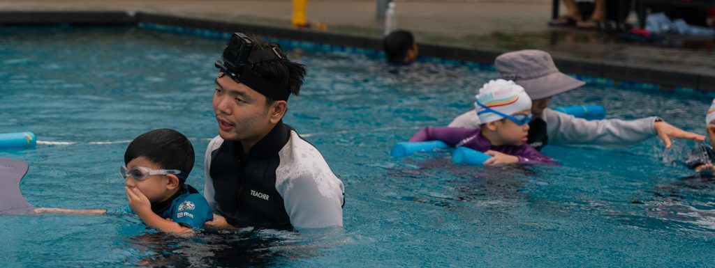 kids swimming lessons in singapore